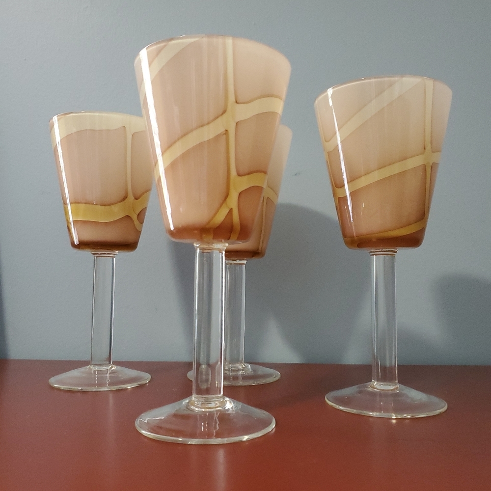 Set of 4 contemporary design Water or Wine Glasses